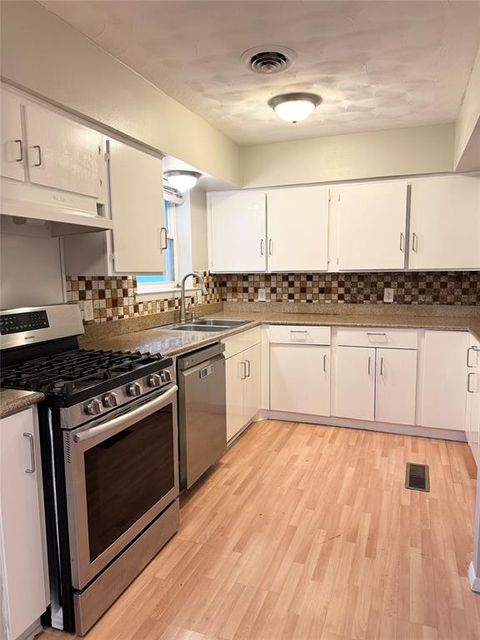 Tiny photo for 1026 Geronimo Arrow, Carrollton, TX 75006 (MLS # 21101256)