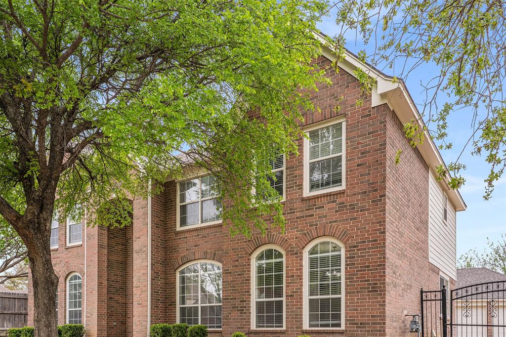909 Rolling Ridge Drive