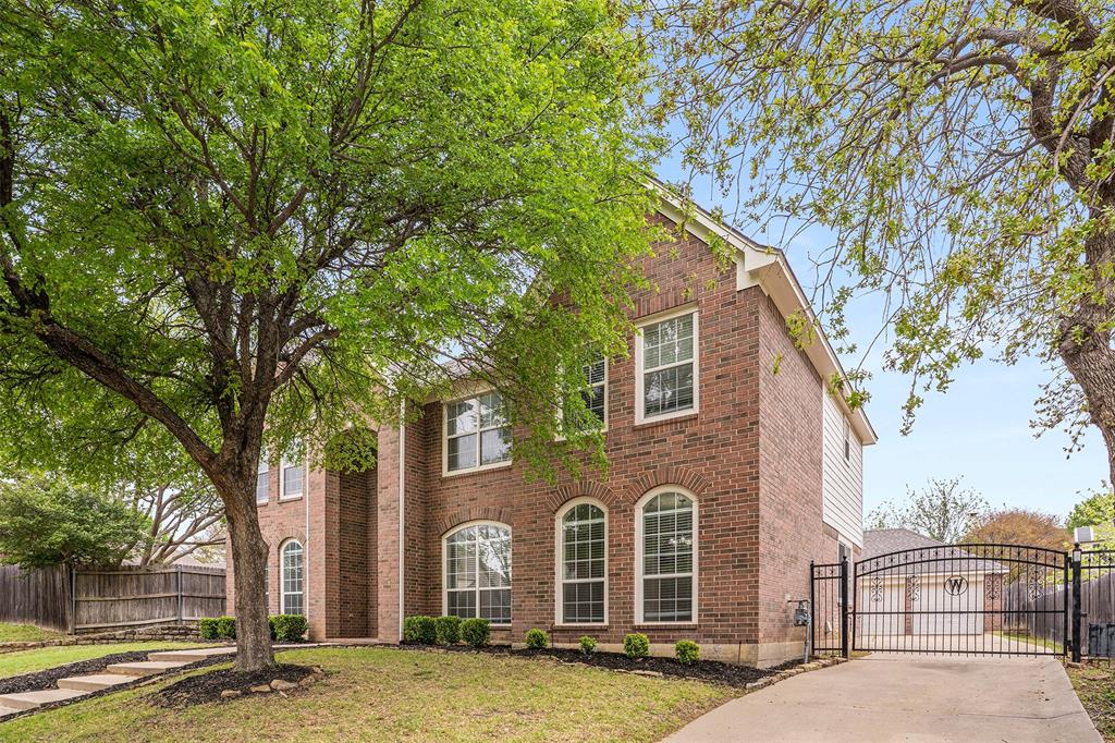 909 Rolling Ridge Drive