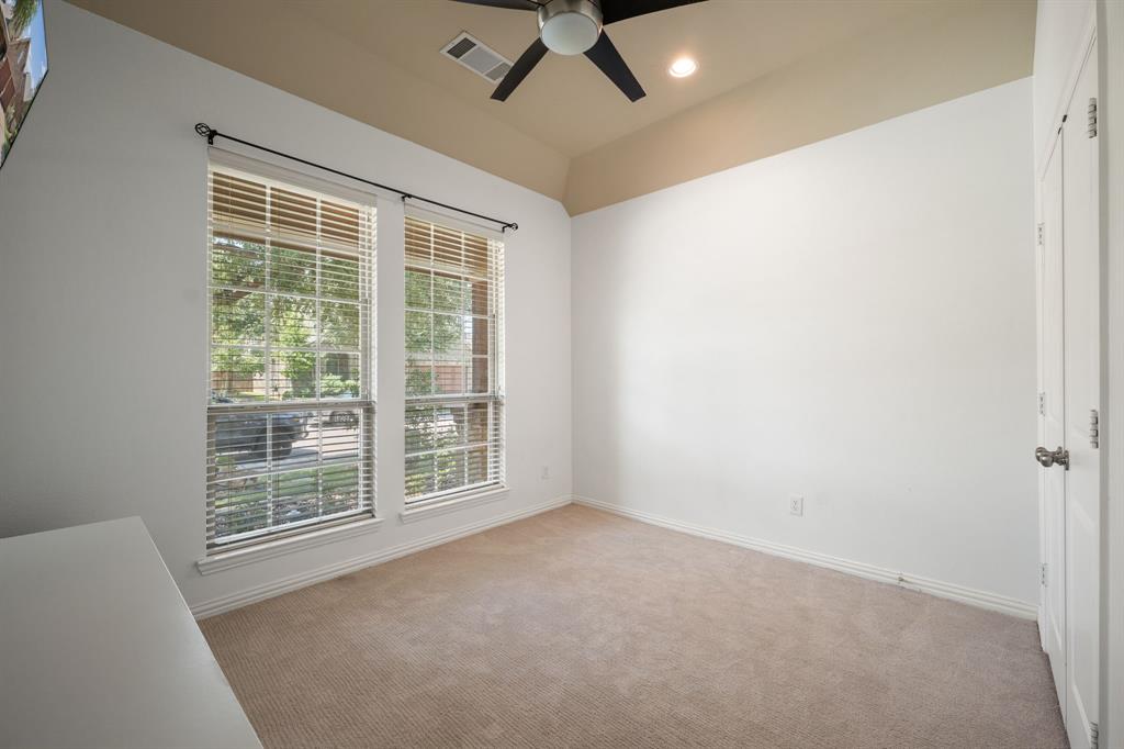 2528 Louis Lane