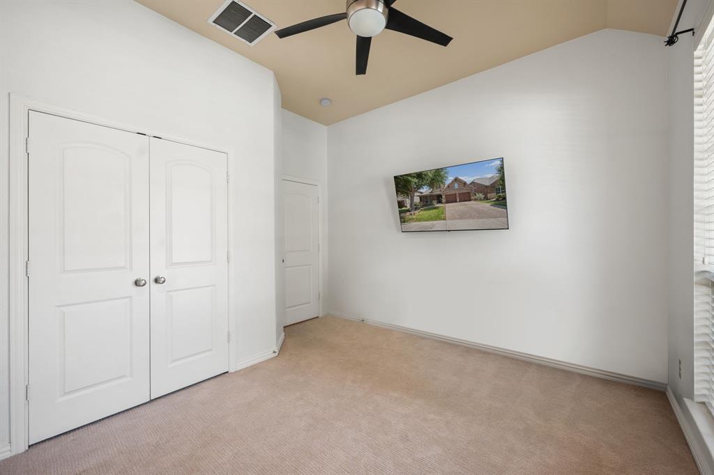 2528 Louis Lane