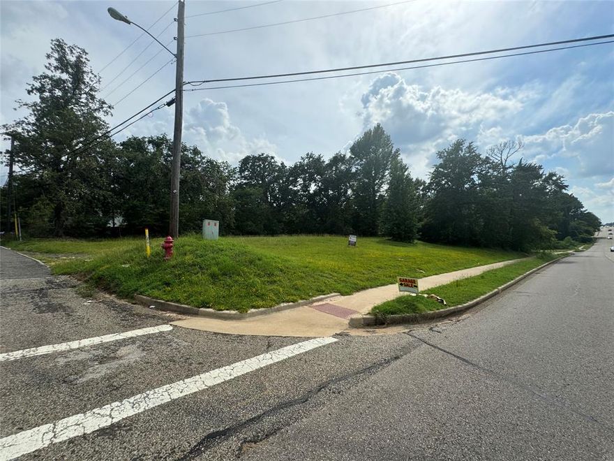 This is a Multi Parcel, includes 4 lots and are being sold together. www.SmithCountyMapsite.org and shows the addresses. However, the lot information has not been updated by SCAD as of yet as 3322, 3324, 3326, 3328 W ERWIN ST  TYLER, TX  75702. County has them as residential but you can also inquire and could go commercial.