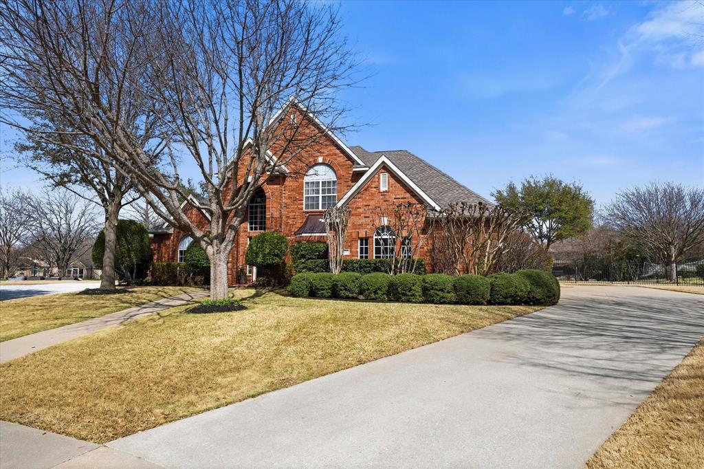 207 Mallard Lakes Drive