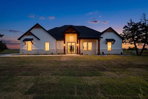 Photo of 135 VZ County Road 3811, Wills Point, TX 75169 (MLS # 21342076)