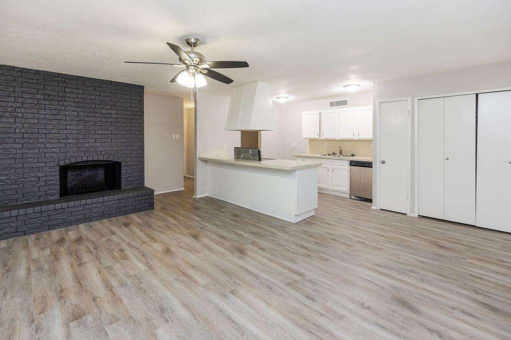 520 Hawthorne Drive