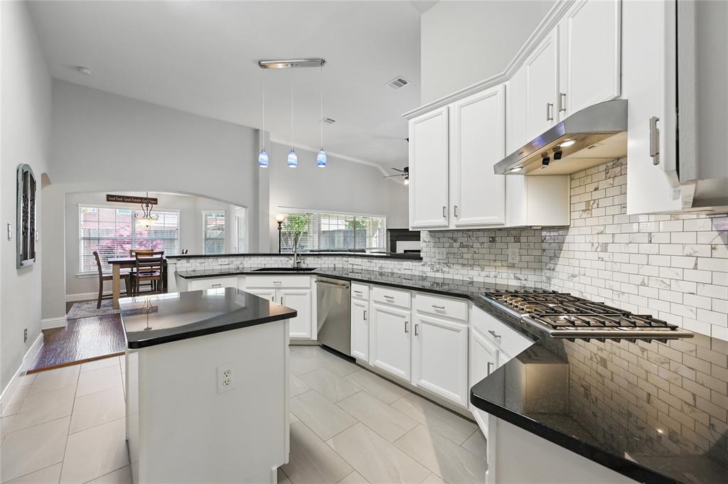 Flower Mound, Texas 75028, United States, 3 Bedrooms Bedrooms, ,2 BathroomsBathrooms,Residential,Pending,127950