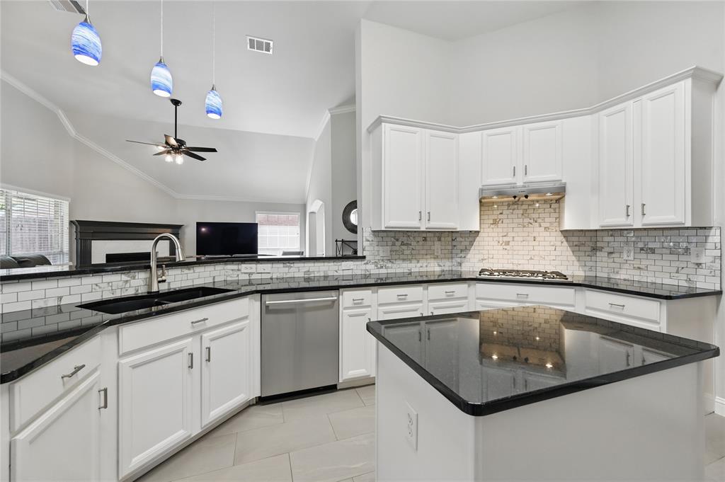 Flower Mound, Texas 75028, United States, 3 Bedrooms Bedrooms, ,2 BathroomsBathrooms,Residential,Pending,127950