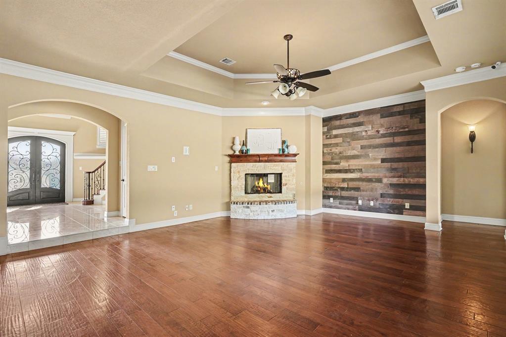 6909 Heritage Oaks Drive
