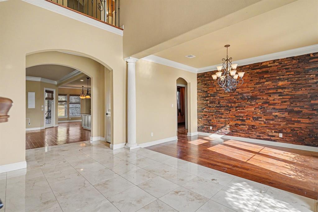 6909 Heritage Oaks Drive