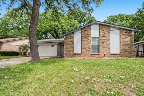 4723 Crest Drive Arlington TX 76017