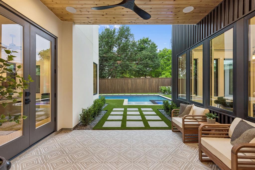 Lovers Lane Heights - Residential