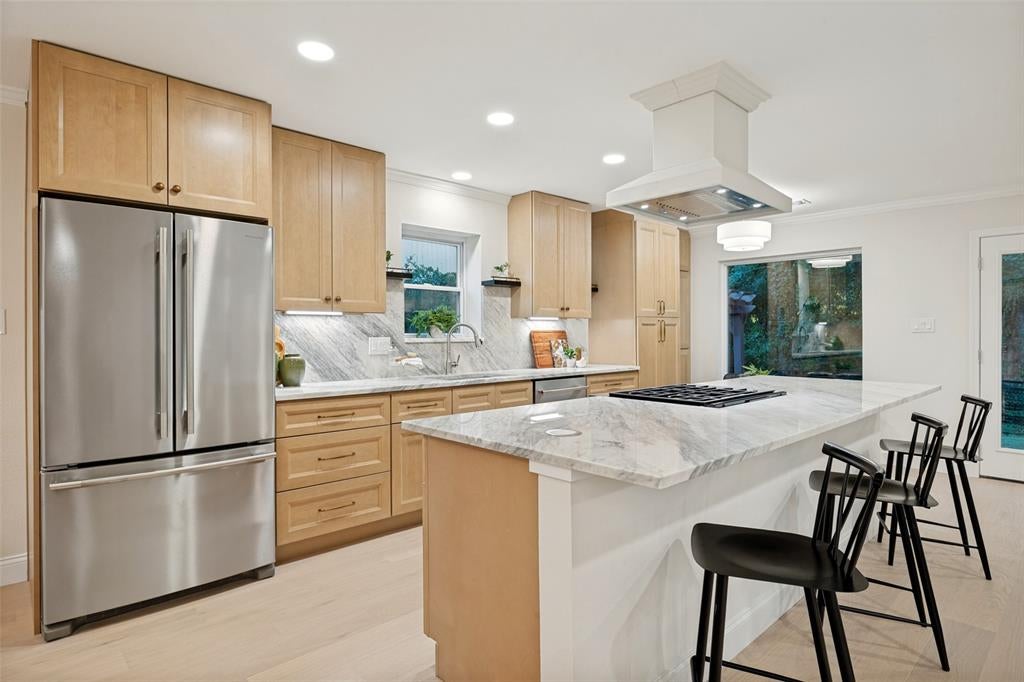 407 Valley Cove Drive