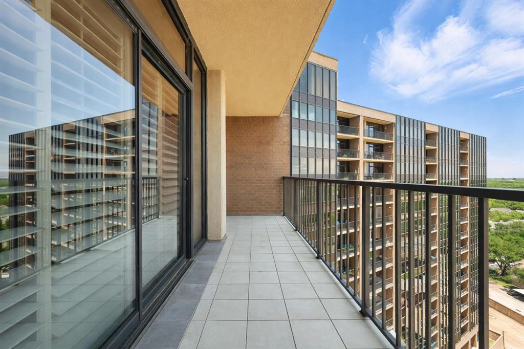 Bonaventure Condominiums - Residential