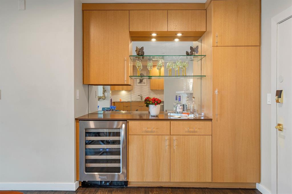 Turtle Crk North Condo - Residential