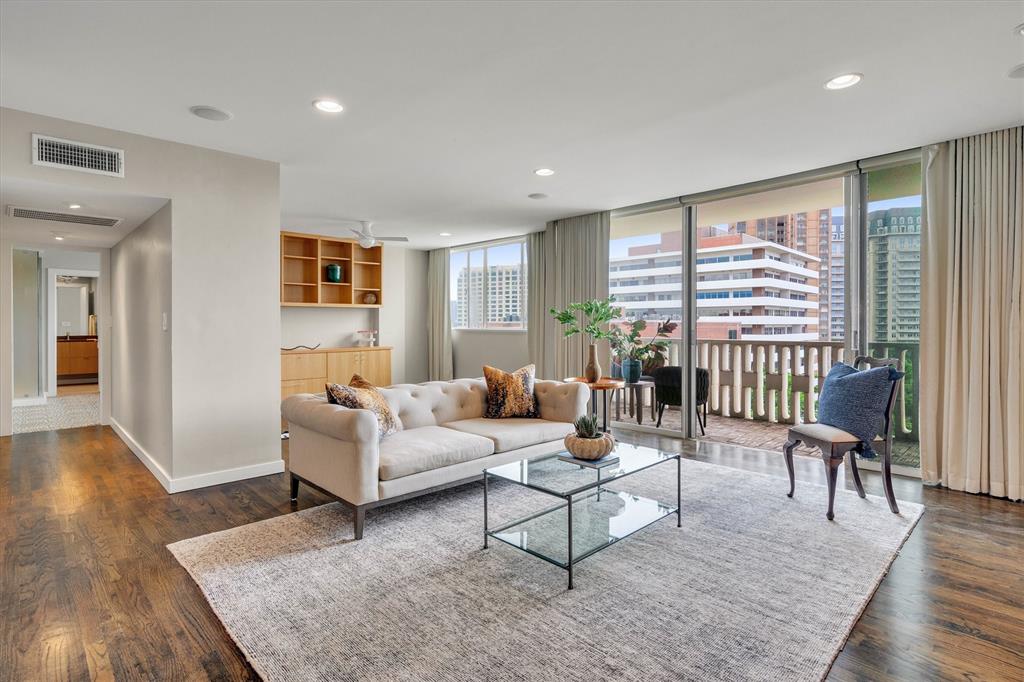 Turtle Crk North Condo - Residential