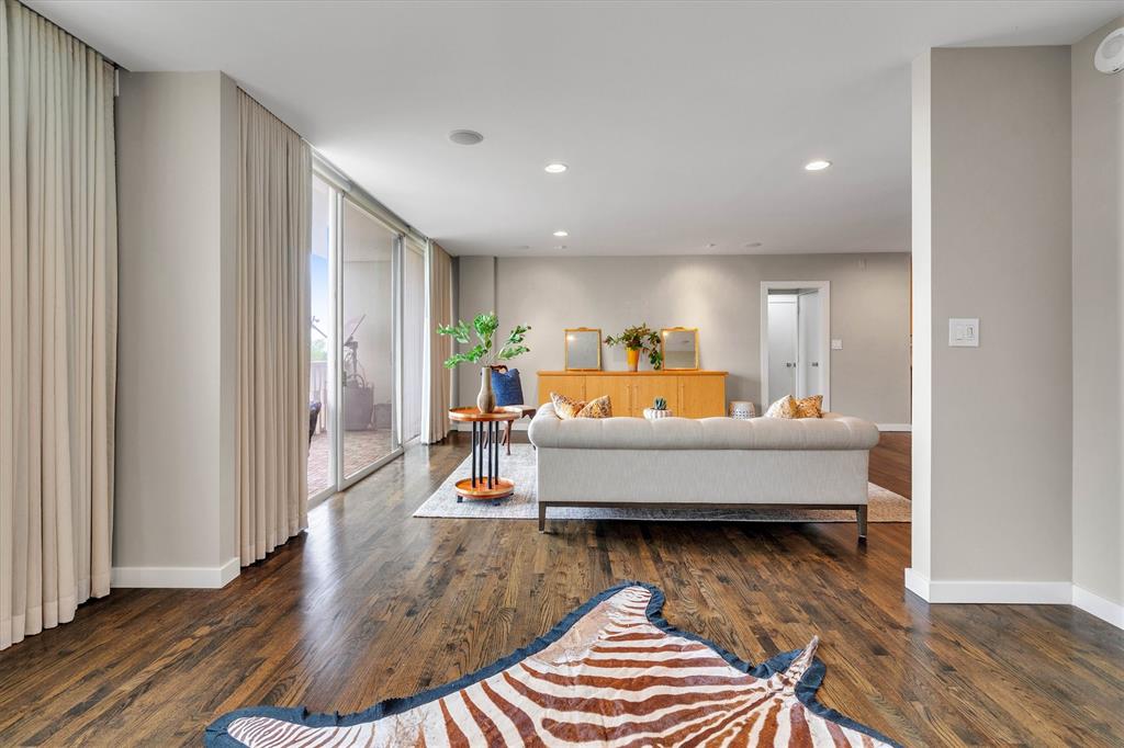 Turtle Crk North Condo - Residential