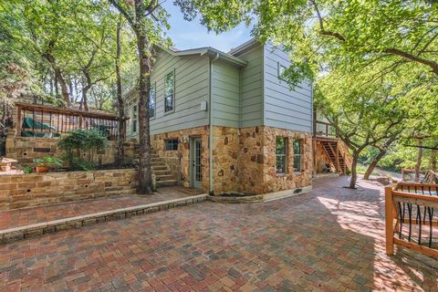 Property photo of 100 N Edgewater Drive, Highland Village, TX 75077
