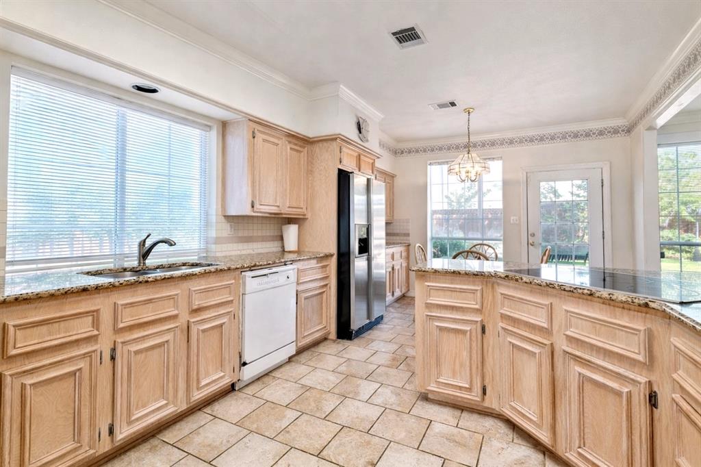 1121 Lakestream Drive