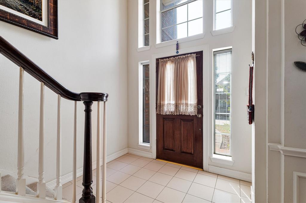 1121 Lakestream Drive