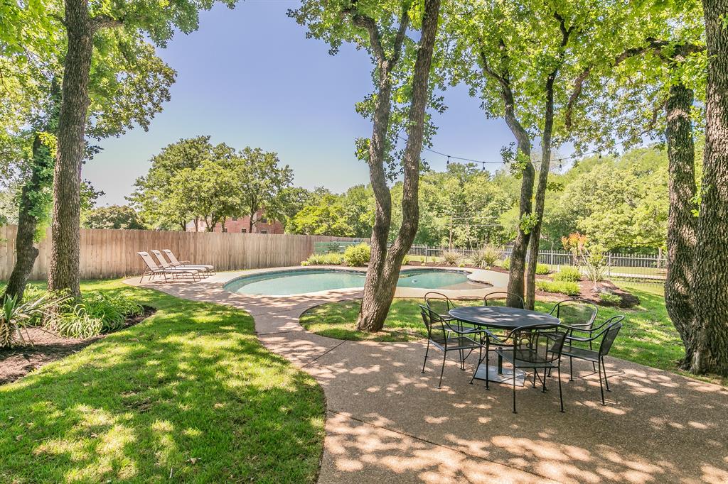 716 Greenbriar Drive