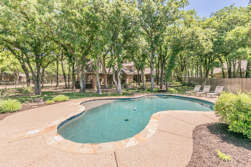 716 Greenbriar Drive
