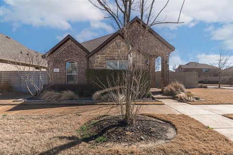 Photo of 824 Parkside Drive, Argyle, TX 76226 (MLS # 21244637)