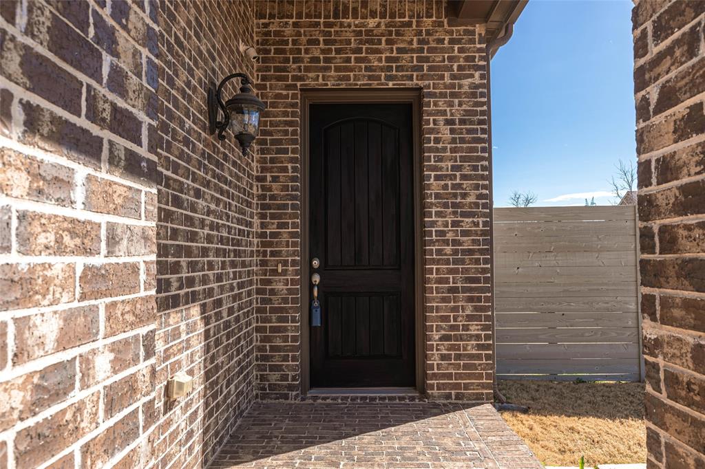 824 Parkside Drive