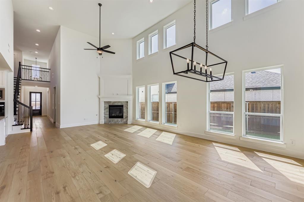 1702 Flowerfield Lane