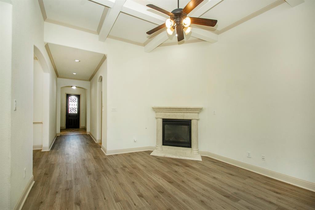 2300 Griffith Park Drive