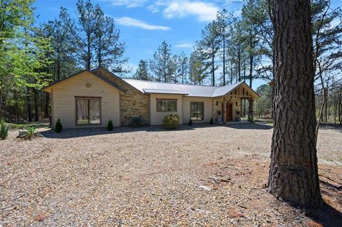 A home in Broken Bow