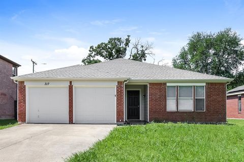 Photo of 317 Oakhurst Drive, Seagoville, TX 75159 (MLS # 21179637)