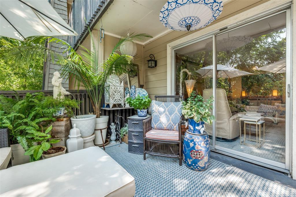 River Oaks Condos - Residential