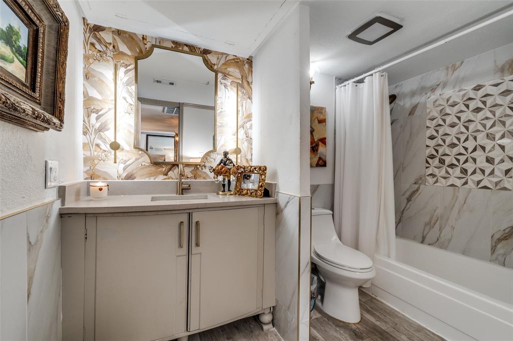 River Oaks Condos - Residential