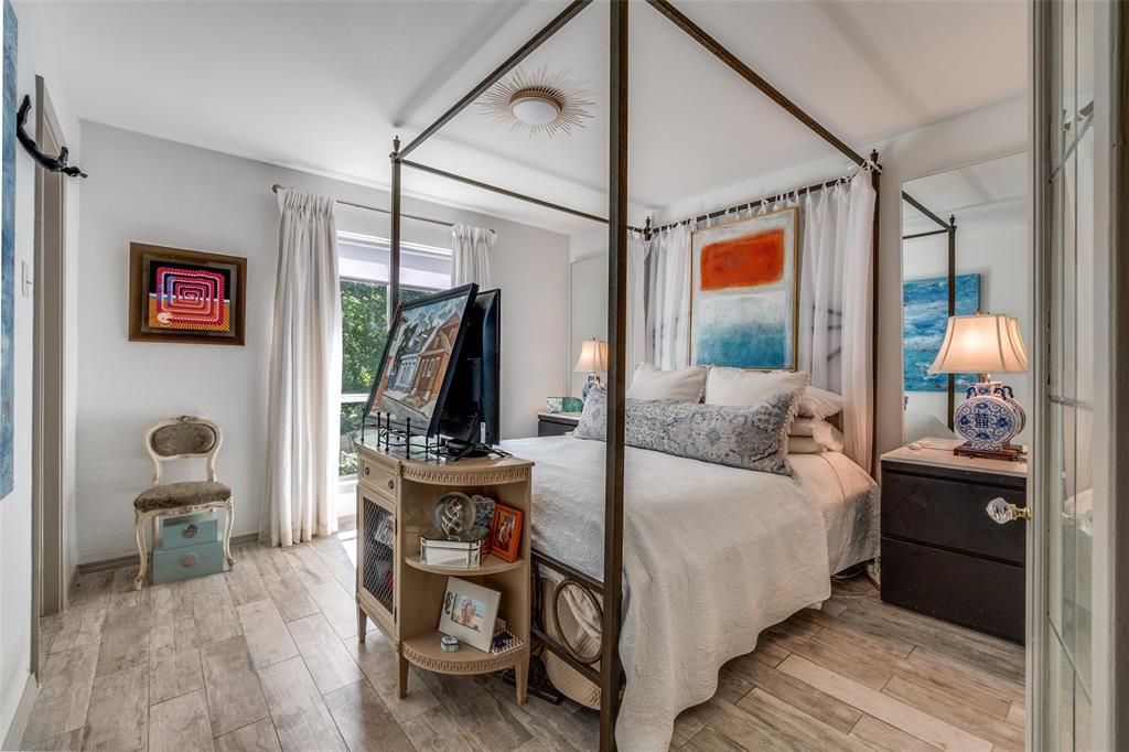 River Oaks Condos - Residential