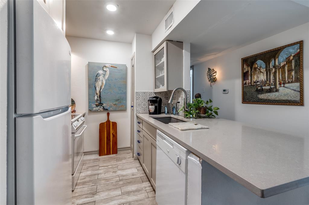 River Oaks Condos - Residential