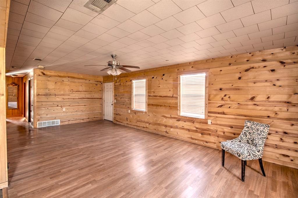 G1019 ACRES49 - Farm