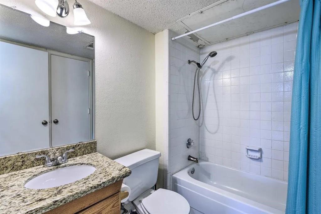 Oak Creek Condo - Residential