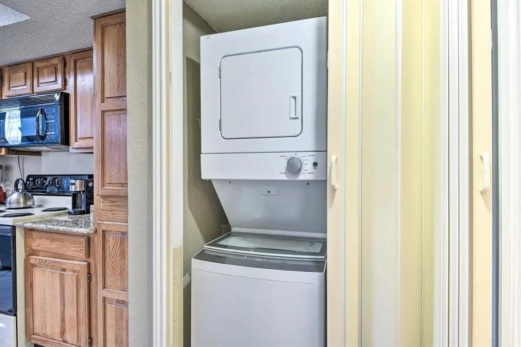 Oak Creek Condo - Residential