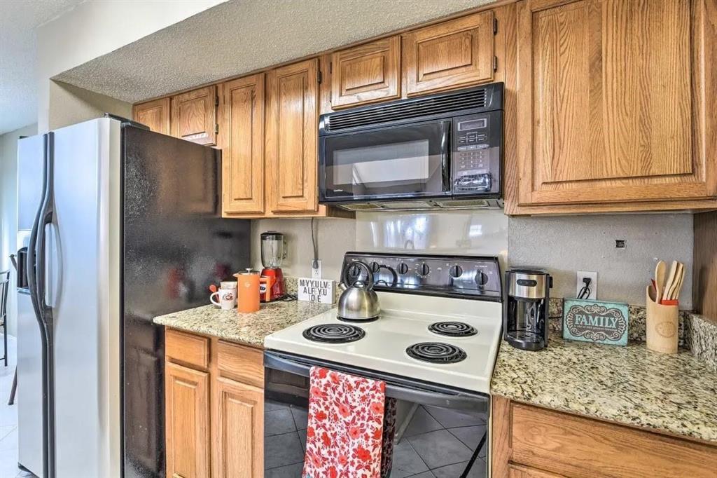 Oak Creek Condo - Residential