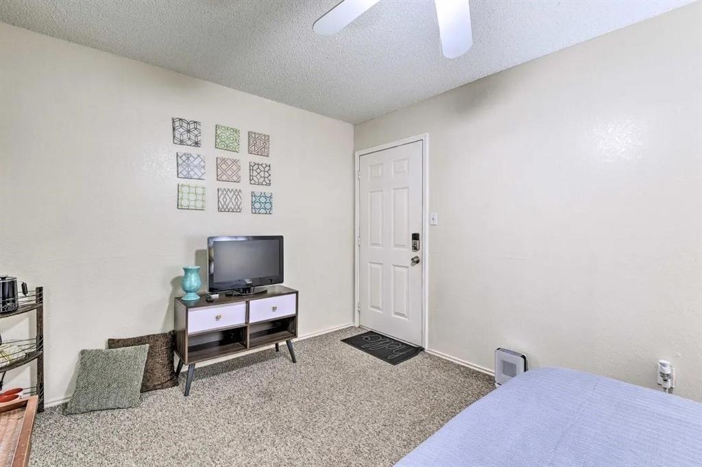 Oak Creek Condo - Residential