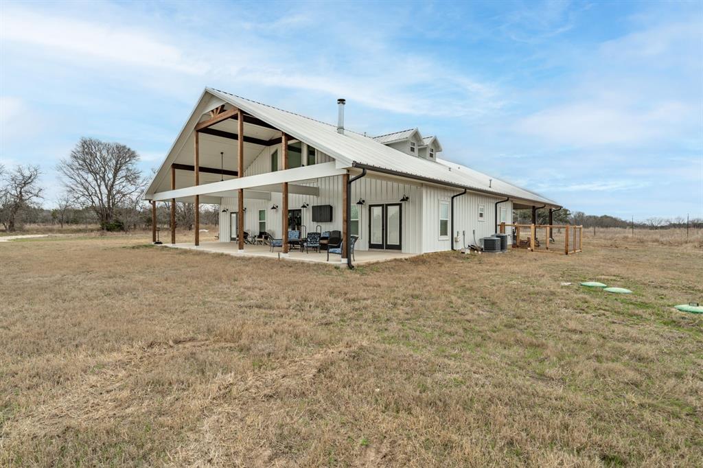 334 Private Road 2483