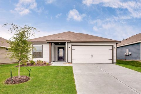 Photo of 4809 Fillmore Drive, Greenville, TX 75401 (MLS # 21136249)