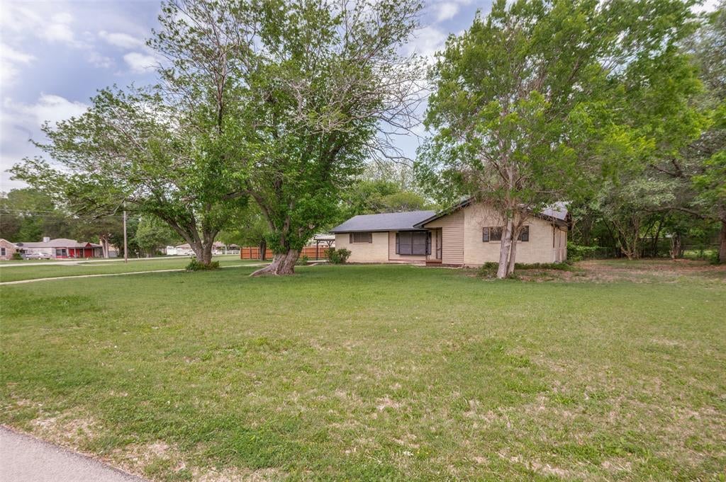 1533 E Springcrest Circle