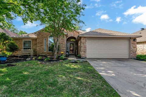 5924 Hillview Drive Watauga TX 76148