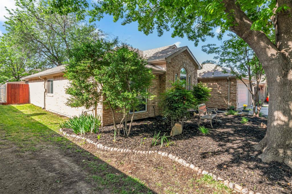 5924 Hillview Drive