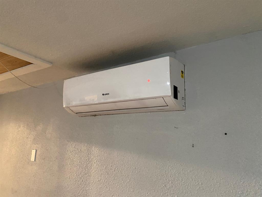 COUNTRY ESTATES - Residential