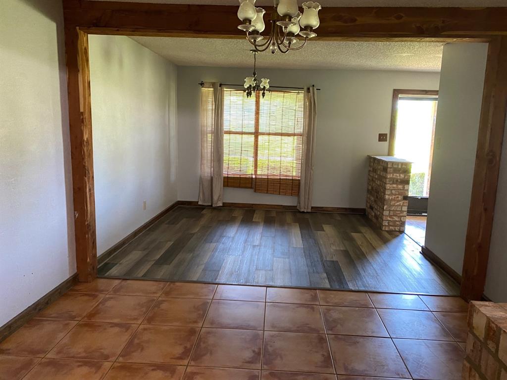 COUNTRY ESTATES - Residential