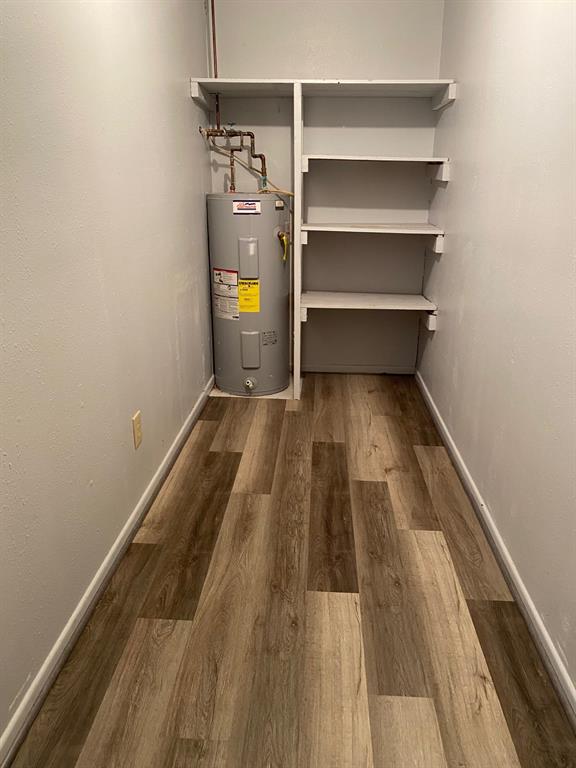 COUNTRY ESTATES - Residential