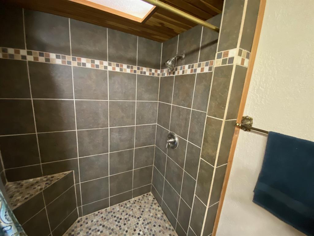 COUNTRY ESTATES - Residential