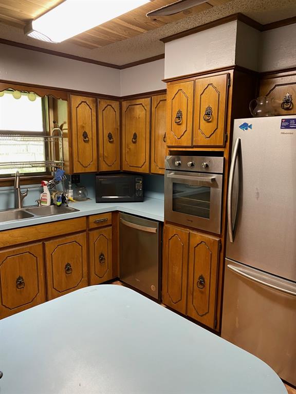 COUNTRY ESTATES - Residential